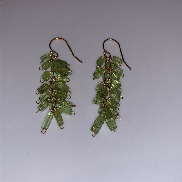 CANDELA peridot chicklet drop earrings - Picture 2 of 2